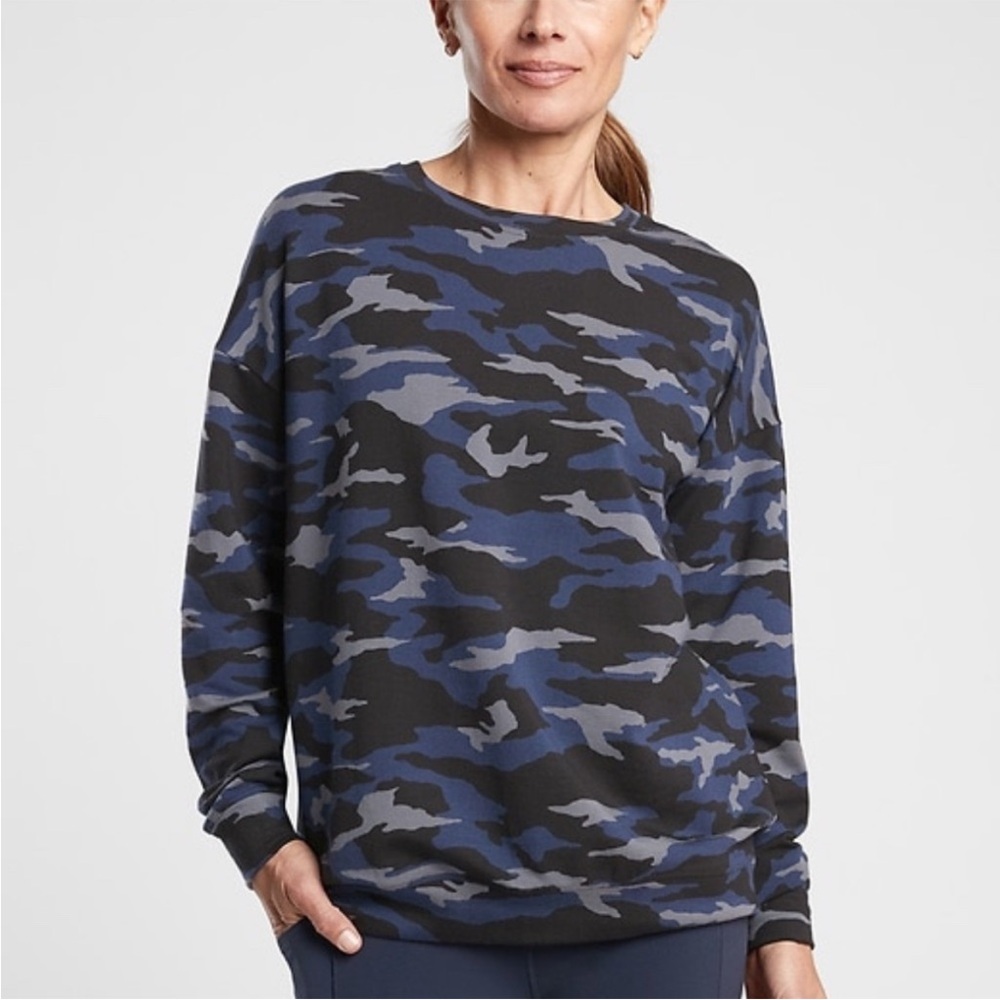 Athleta Studio to Street Printed Sweatshirt in Blue Camo, Women’s Size 1X